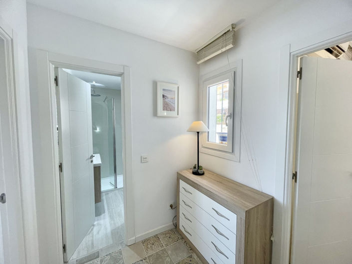 Image No.15-2 Bed Townhouse for sale