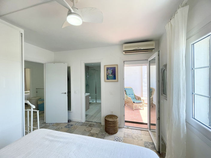 Image No.21-2 Bed Townhouse for sale