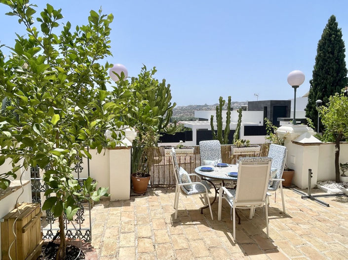 Image No.33-2 Bed Townhouse for sale