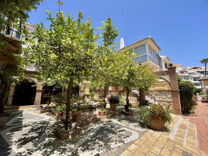 Image No.38-2 Bed Townhouse for sale