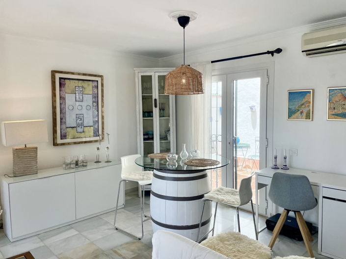 Image No.8-2 Bed Townhouse for sale