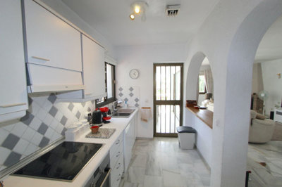 10-bb915d1cb19341576dcdc994b81ab9c5