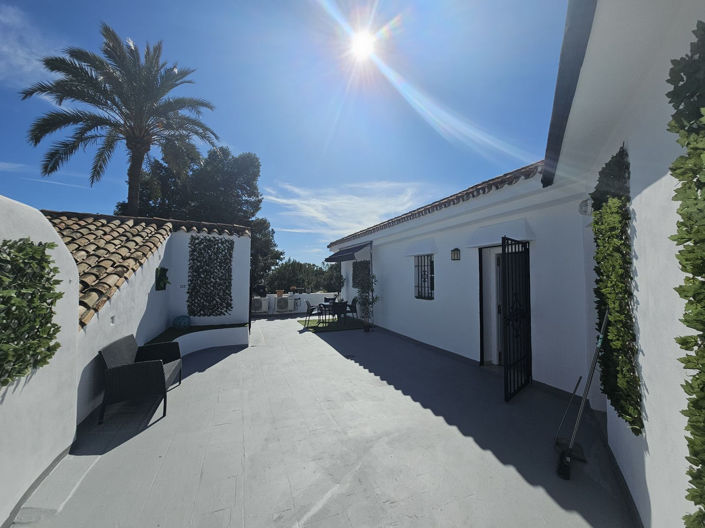 Image No.23-4 Bed Property for sale