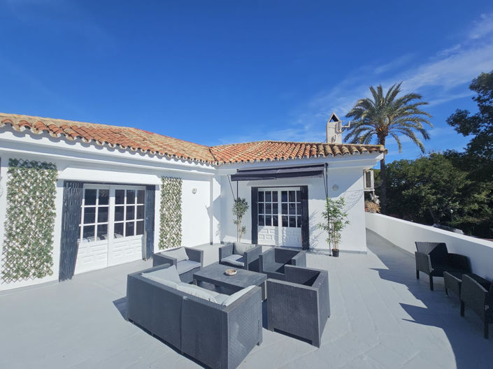 Image No.27-4 Bed Property for sale