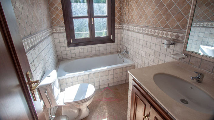 Image No.17-4 Bed Finca for sale