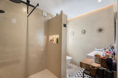 10-bb915d1cb19341576dcdc994b81ab9c5