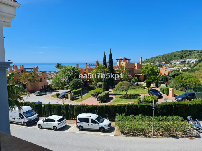 Image No.20-2 Bed Apartment for sale