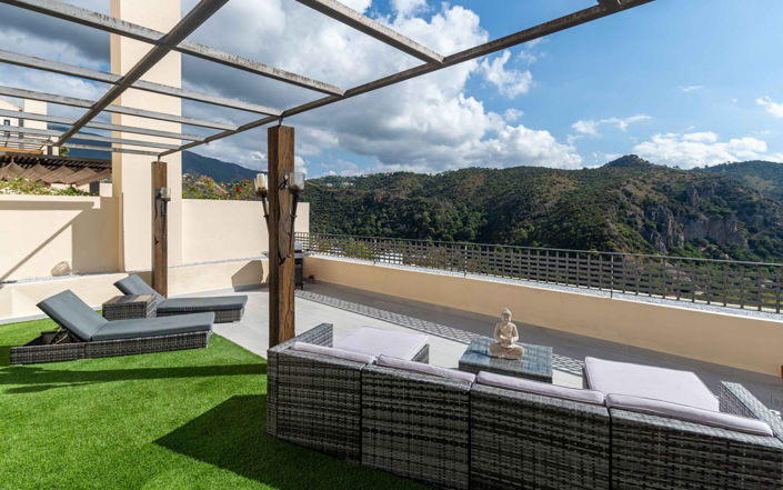 Image No.17-4 Bed Townhouse for sale