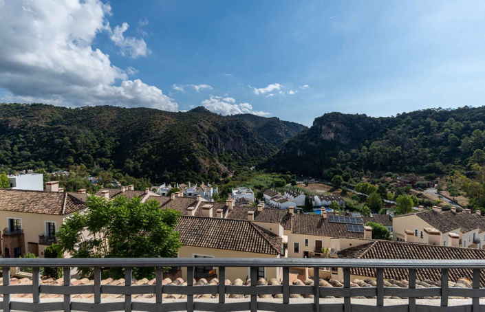 Image No.20-4 Bed Townhouse for sale