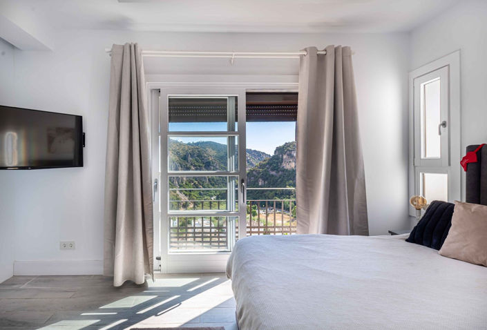 Image No.27-4 Bed Townhouse for sale