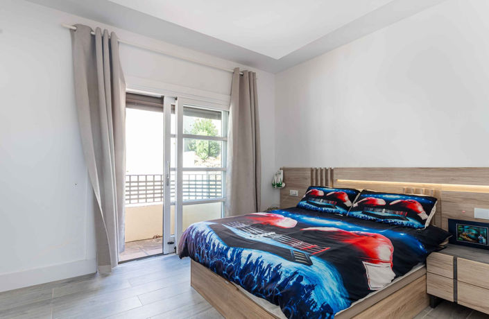 Image No.30-4 Bed Townhouse for sale