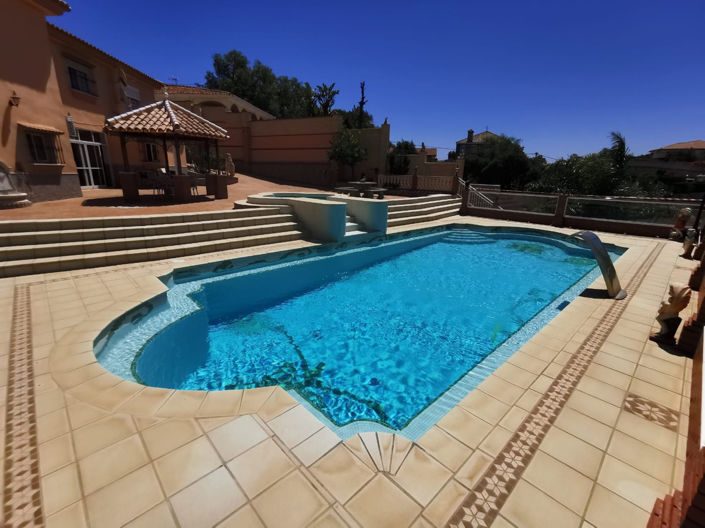 Image No.2-6 Bed Villa for sale