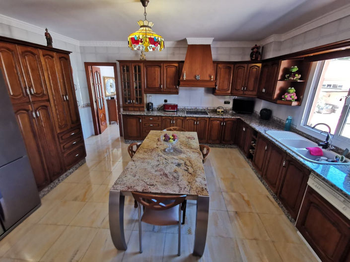 Image No.20-6 Bed Villa for sale