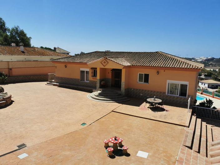 Image No.3-6 Bed Villa for sale