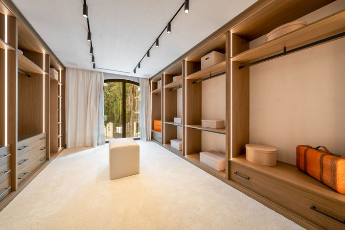 Image No.20-5 Bed Villa for sale