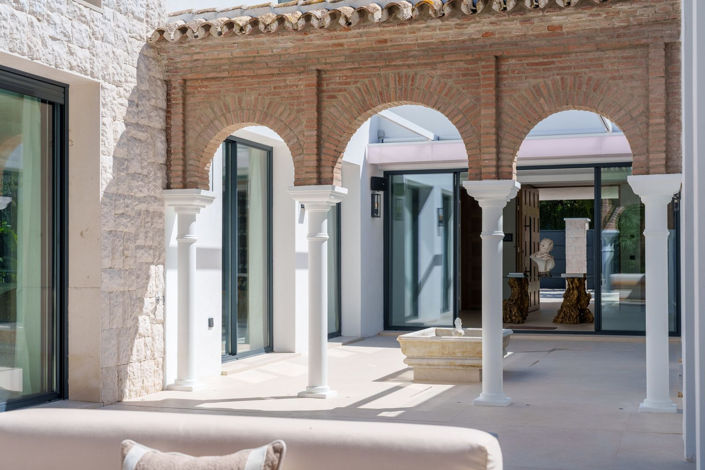 Image No.42-5 Bed Villa for sale