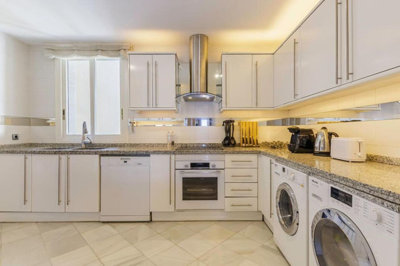 8-e64a9055bba3e77ac8aca3b893cdf826