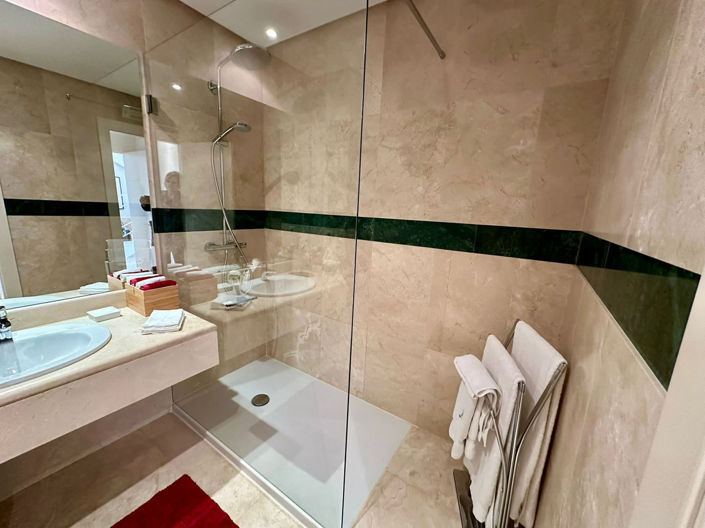 Image No.21-2 Bed Apartment for sale