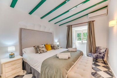 10-bb915d1cb19341576dcdc994b81ab9c5