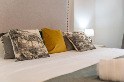 13-5fd73dea700db77384c091ca9818b1a9