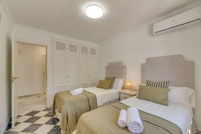 Image No.15-5 Bed Villa for sale