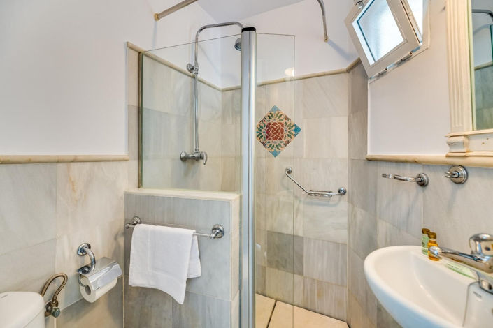 Image No.29-5 Bed Villa for sale