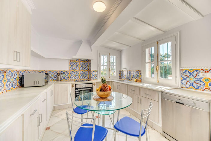 Image No.9-5 Bed Villa for sale