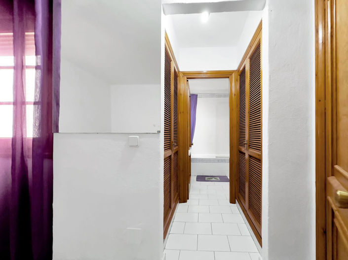 Image No.18-5 Bed Apartment for sale