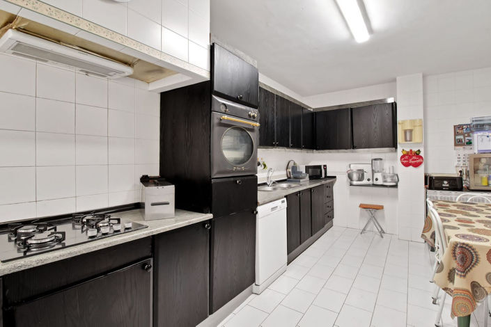 Image No.24-5 Bed Apartment for sale