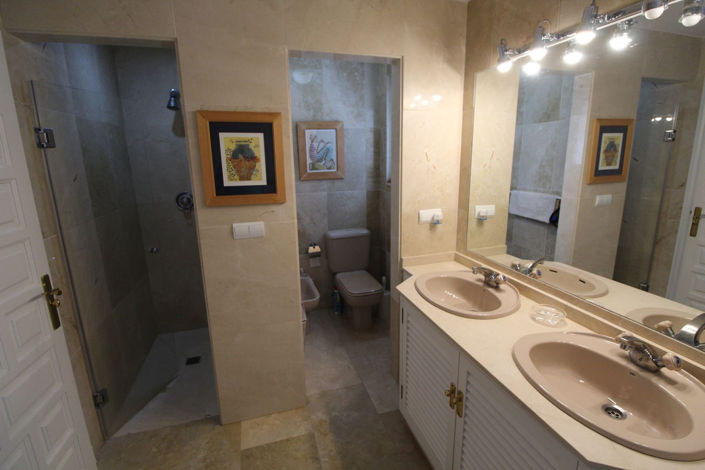 Image No.22-Villa de 5 chambres à vendre à Malaga