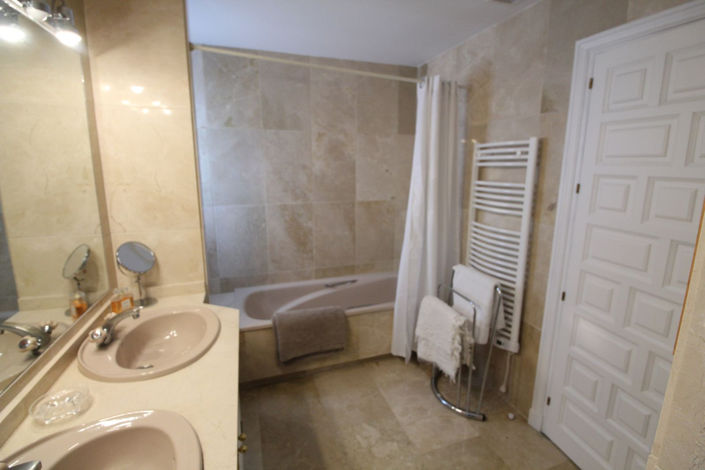 Image No.23-Villa de 5 chambres à vendre à Malaga