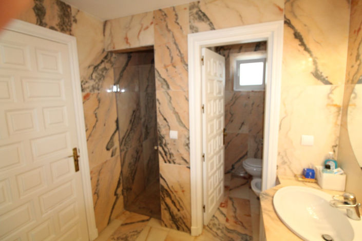 Image No.34-Villa de 5 chambres à vendre à Malaga