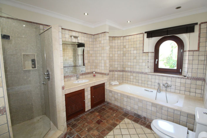 Image No.18-Villa de 6 chambres à vendre à Malaga