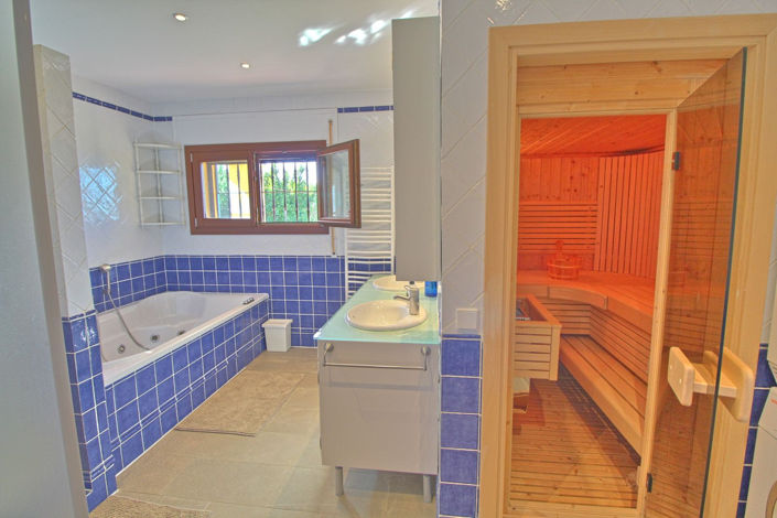 Image No.17-5 Bed Finca for sale