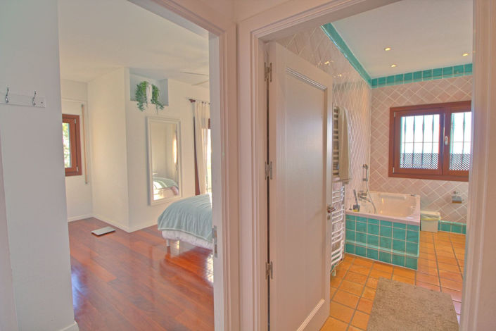 Image No.40-5 Bed Finca for sale