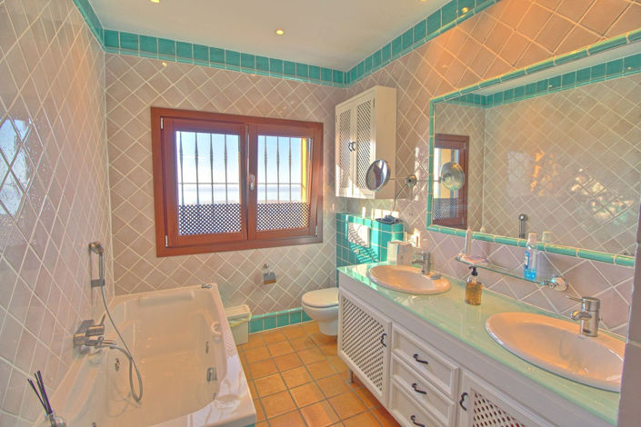 Image No.9-5 Bed Finca for sale