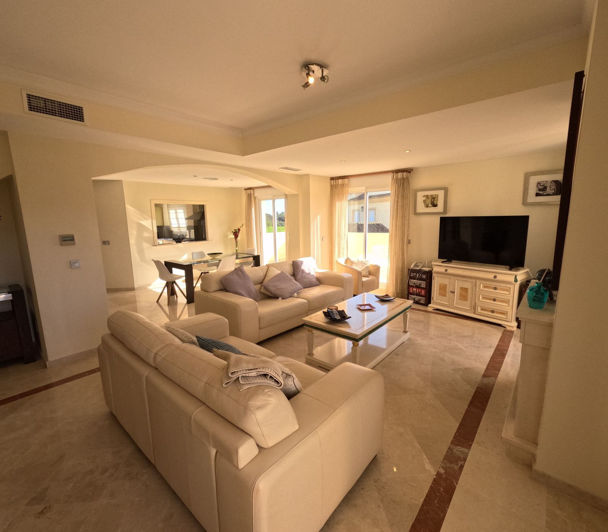 Image No.12-3 Bed Apartment for sale