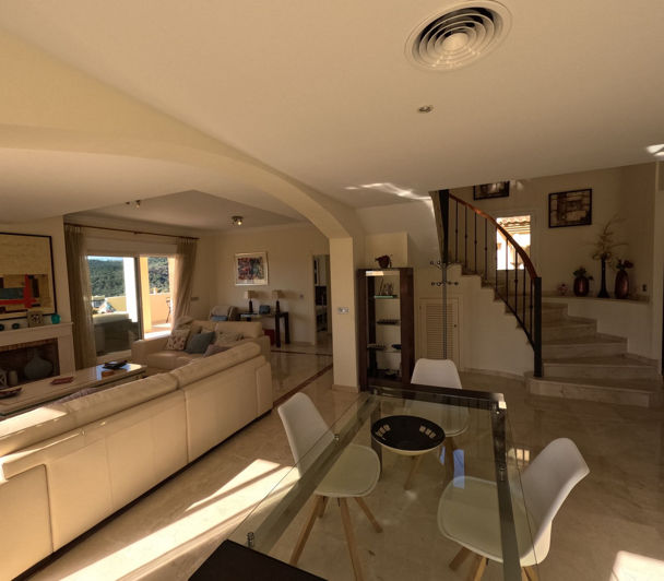 Image No.17-3 Bed Apartment for sale