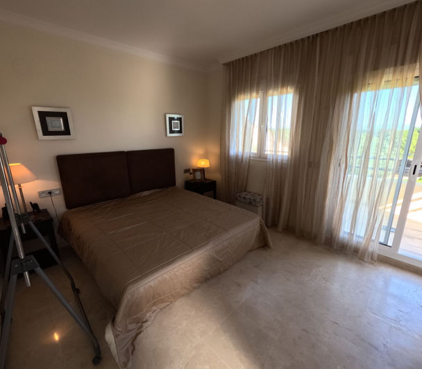 Image No.21-3 Bed Apartment for sale