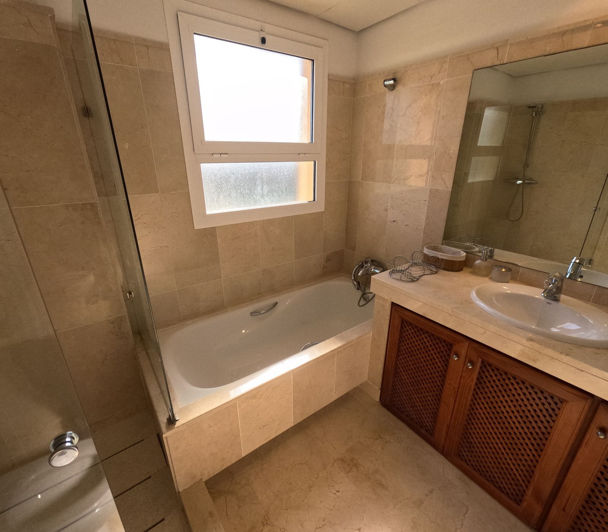 Image No.30-3 Bed Apartment for sale