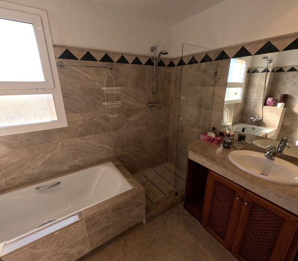 Image No.32-3 Bed Apartment for sale