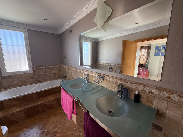 Image No.33-5 Bed Villa for sale