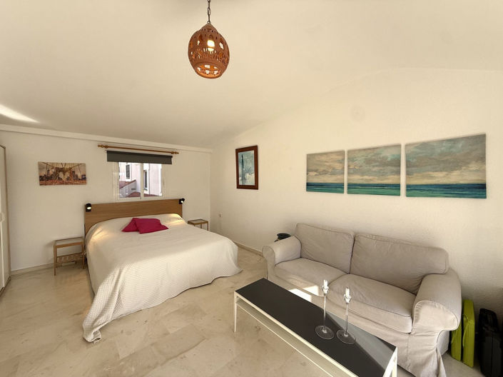 Image No.20-3 Bed Apartment for sale