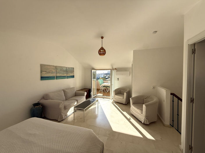 Image No.21-3 Bed Apartment for sale