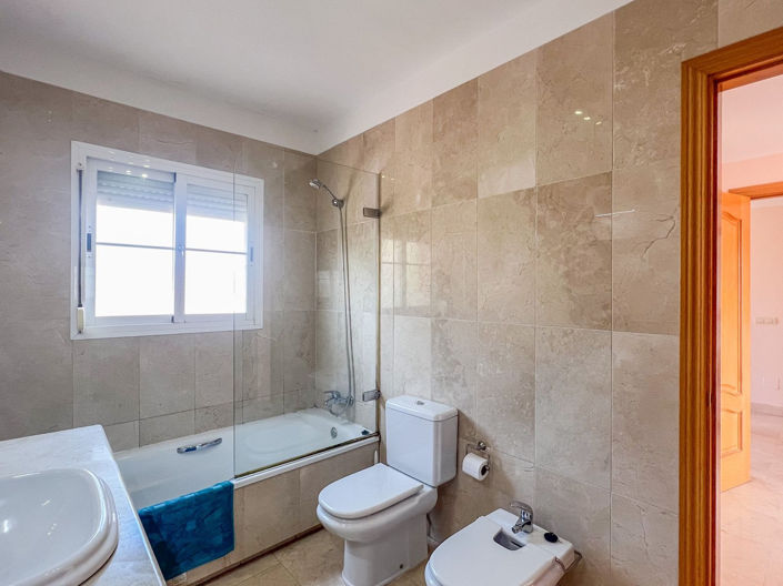 Image No.29-4 Bed Villa for sale