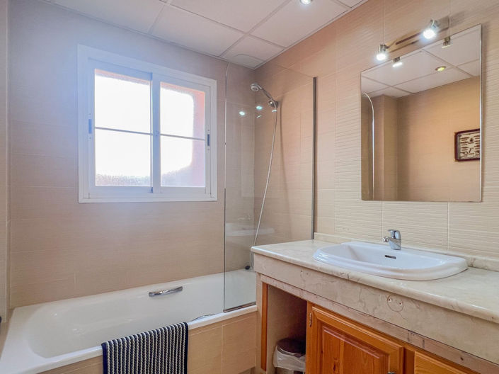 Image No.34-4 Bed Villa for sale