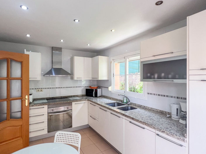 Image No.6-4 Bed Villa for sale