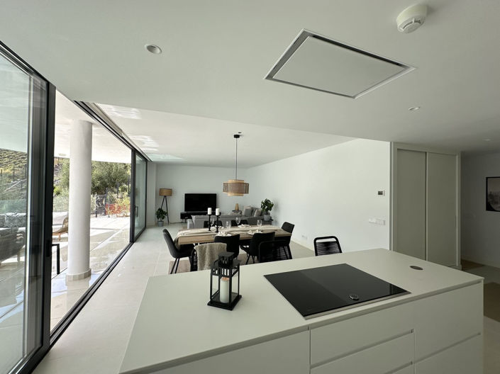 Image No.10-3 Bed Apartment for sale