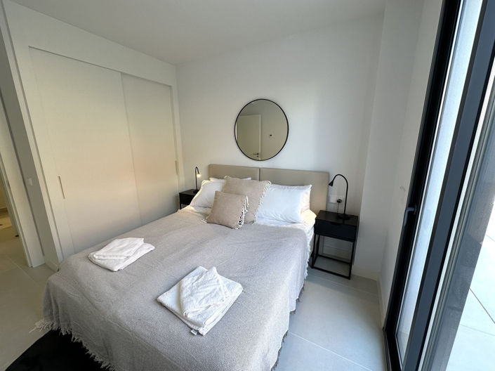 Image No.27-3 Bed Apartment for sale