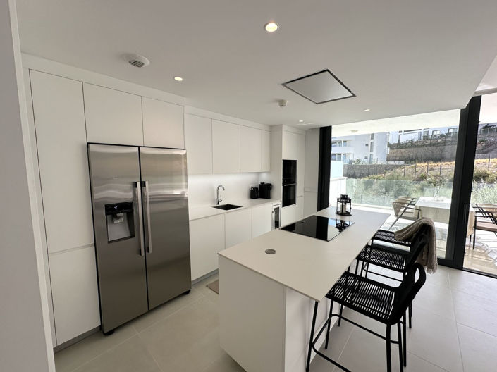 Image No.8-3 Bed Apartment for sale